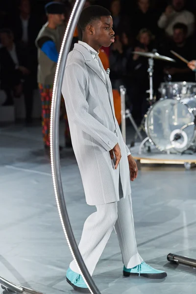 Look 44